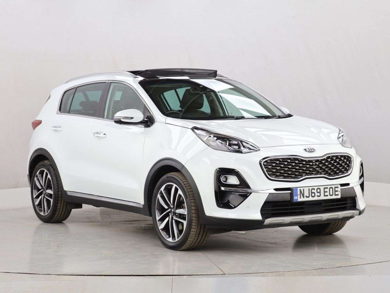 A 2019 KIA SPORTAGE 1.6 CRDi EcoDynamics+ 4 SUV 5dr Diesel Hybrid DCT Euro 6 (s/s) (134 bhp) A 2019 KIA SPORTAGE 1.6 CRDi EcoDynamics+ 4 SUV 5dr Diesel Hybrid DCT Euro 6 (s/s) (134 bhp)