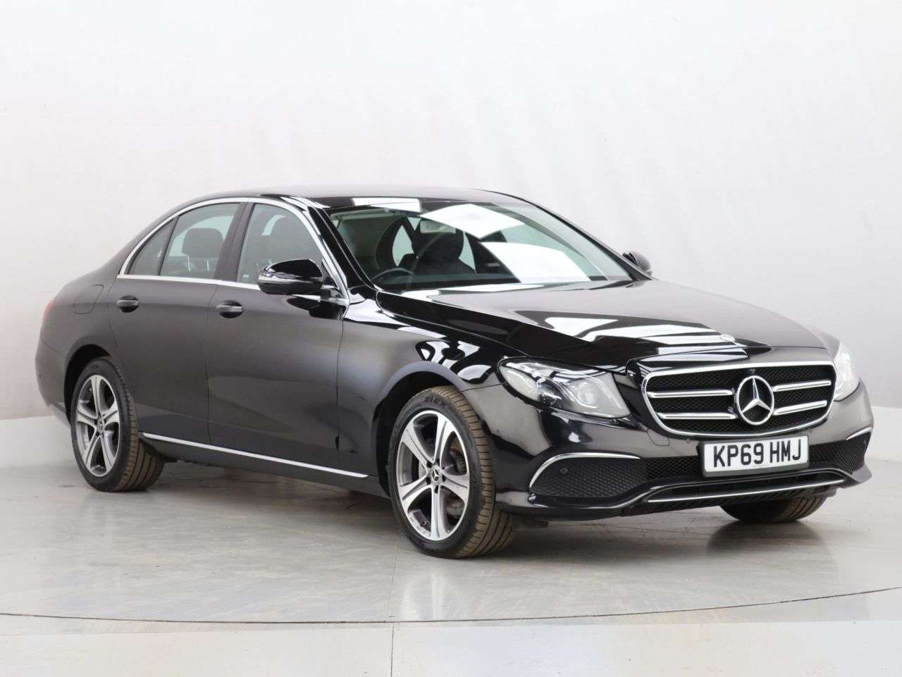 A 2019 MERCEDES-BENZ E CLASS 2.0 E220d SE (Premium) Saloon 4dr Diesel G-Tronic+ Euro 6 (s/s) (194 ps) A 2019 MERCEDES-BENZ E CLASS 2.0 E220d SE (Premium) Saloon 4dr Diesel G-Tronic+ Euro 6 (s/s) (194 ps)