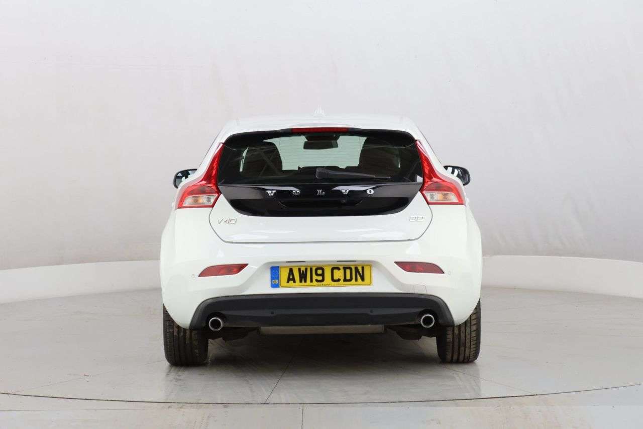 2019 VOLVO V40 2019 VOLVO V40