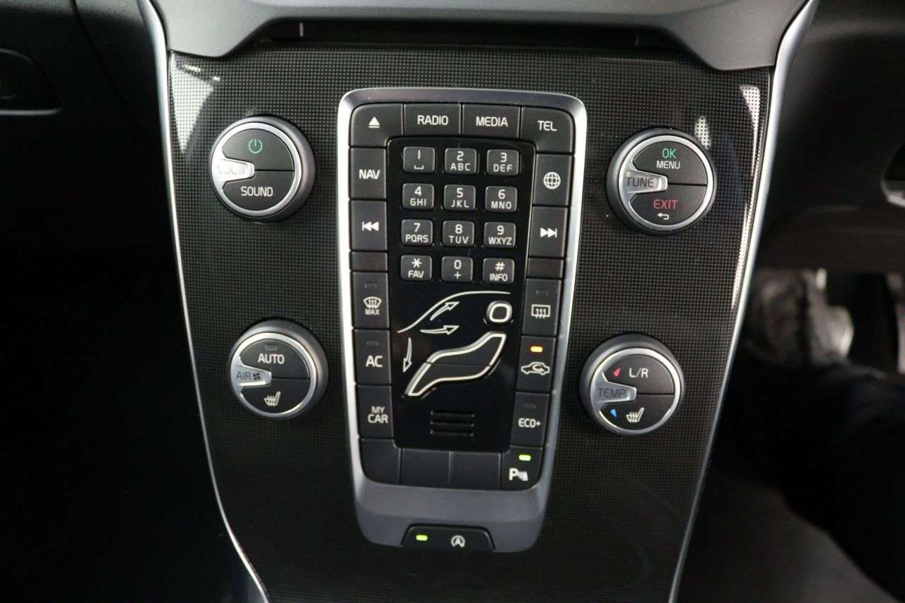 2019 VOLVO V40 2019 VOLVO V40