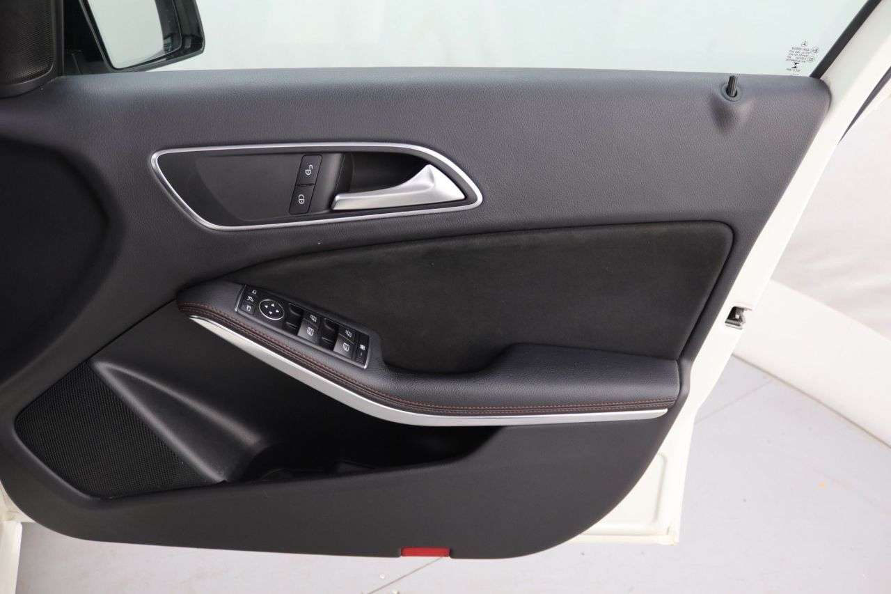 2016 MERCEDES-BENZ A CLASS 2016 MERCEDES-BENZ A CLASS