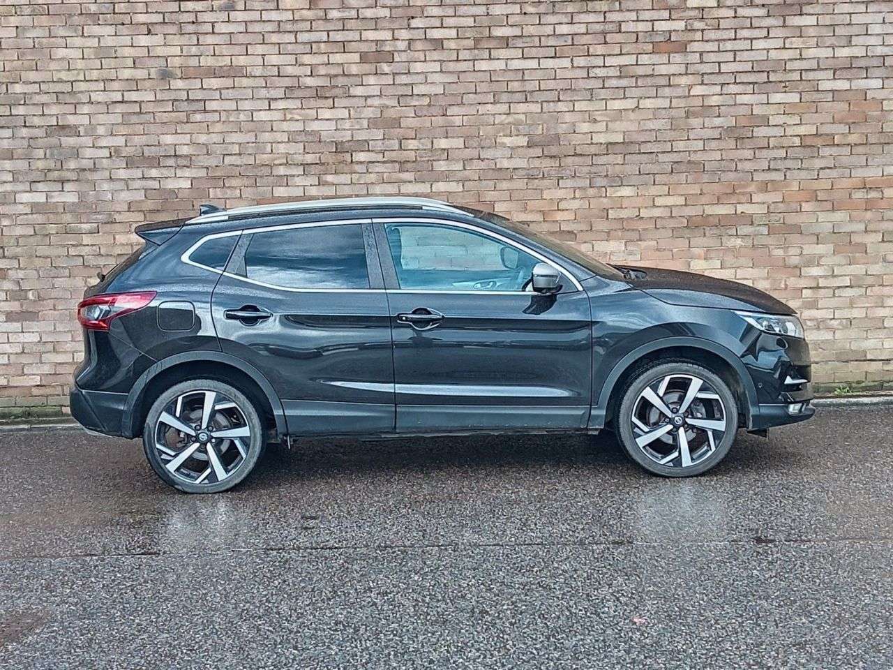 A 2018 NISSAN QASHQAI 1.2 DIG-T Tekna+ SUV 5dr Petrol Manual Euro 6 (s/s) (115 ps) A 2018 NISSAN QASHQAI 1.2 DIG-T Tekna+ SUV 5dr Petrol Manual Euro 6 (s/s) (115 ps)