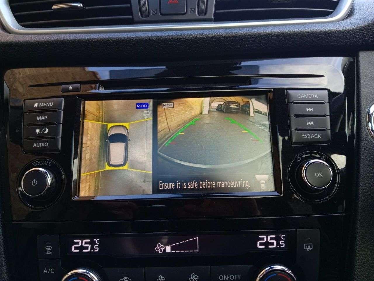 A 2021 NISSAN QASHQAI 1.3 DIG-T N-Connecta SUV 5dr Petrol DCT Auto Euro 6 (s/s) (160 ps) A 2021 NISSAN QASHQAI 1.3 DIG-T N-Connecta SUV 5dr Petrol DCT Auto Euro 6 (s/s) (160 ps)