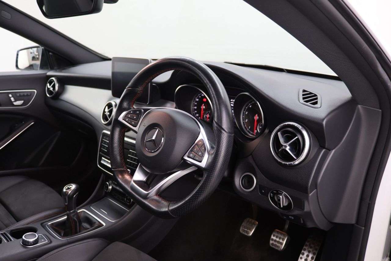 0 MERCEDES-BENZ CLA 0 MERCEDES-BENZ CLA