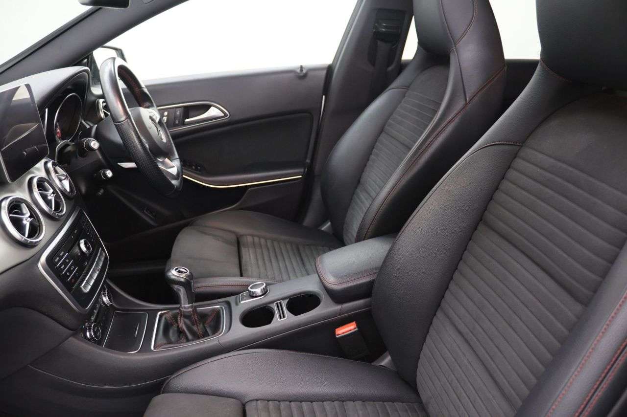 0 MERCEDES-BENZ CLA 0 MERCEDES-BENZ CLA