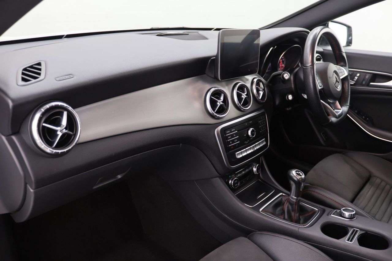 0 MERCEDES-BENZ CLA 0 MERCEDES-BENZ CLA