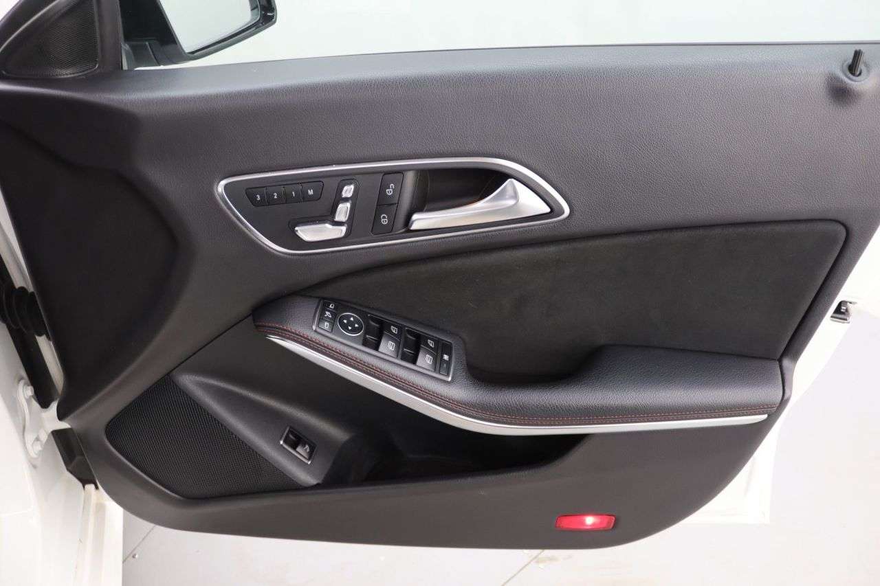 0 MERCEDES-BENZ CLA 0 MERCEDES-BENZ CLA