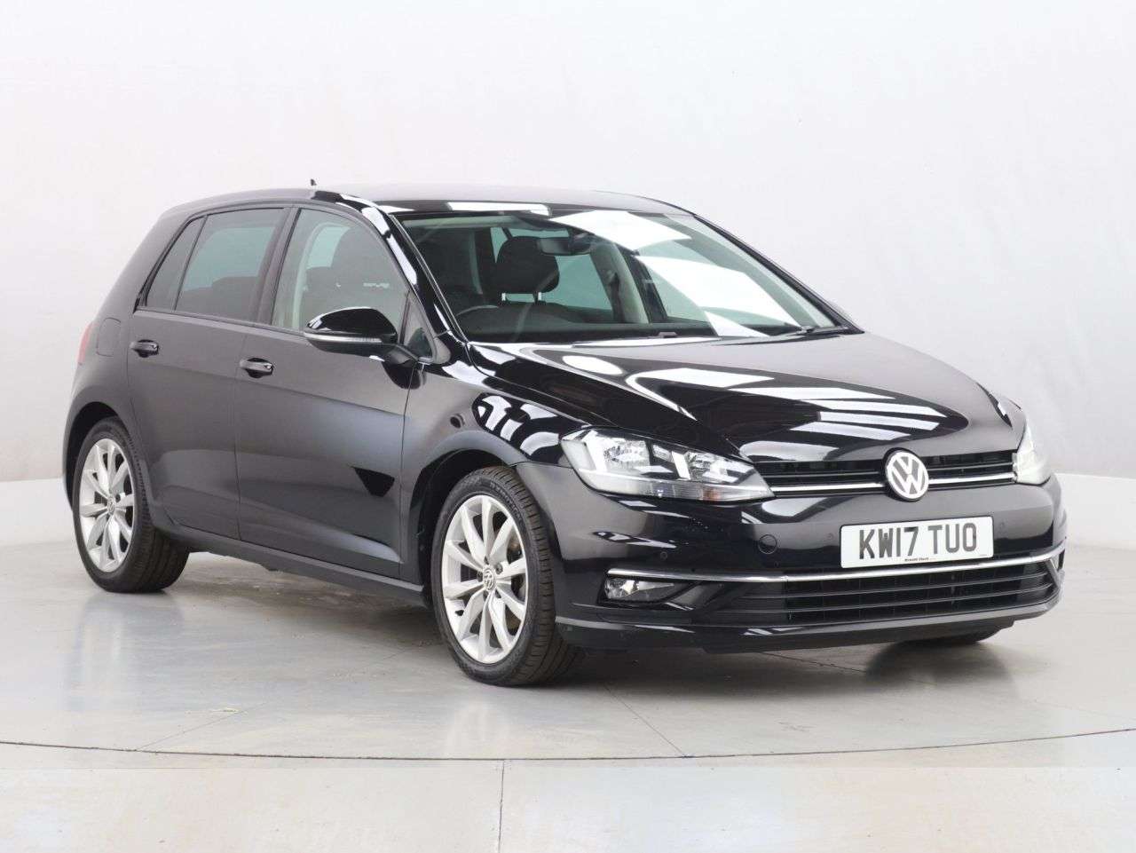 A 2017 VOLKSWAGEN GOLF 2.0 TDI BlueMotion Tech GT Hatchback 5dr Diesel Manual Euro 6 (s/s) (150 ps A 2017 VOLKSWAGEN GOLF 2.0 TDI BlueMotion Tech GT Hatchback 5dr Diesel Manual Euro 6 (s/s) (150 ps