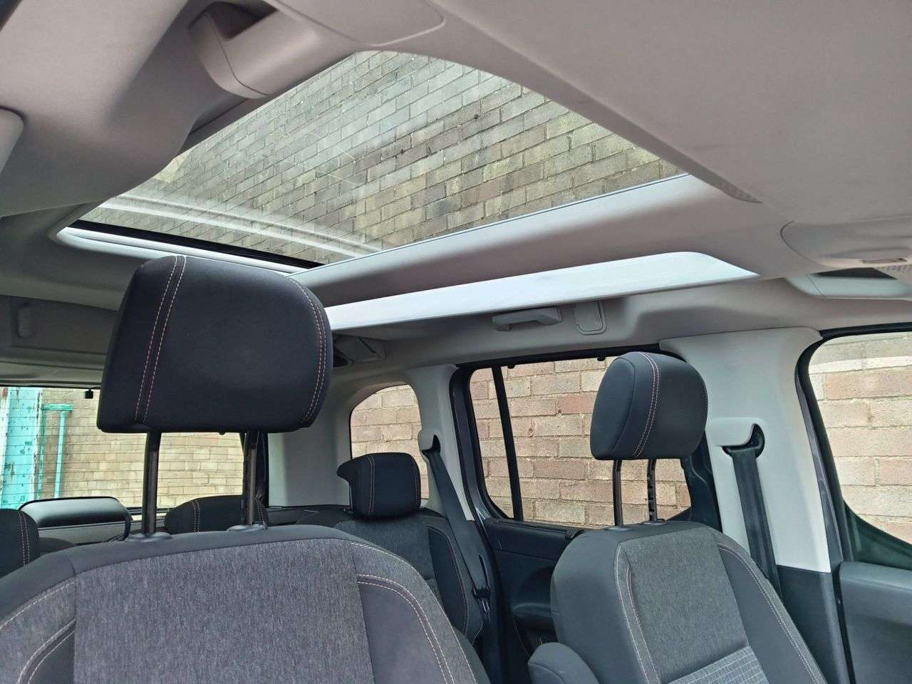 A 2019 PEUGEOT RIFTER 1.5 BlueHDi GT Line Standard MPV 5dr Diesel EAT Euro 6 (s/s) (130 ps) A 2019 PEUGEOT RIFTER 1.5 BlueHDi GT Line Standard MPV 5dr Diesel EAT Euro 6 (s/s) (130 ps)