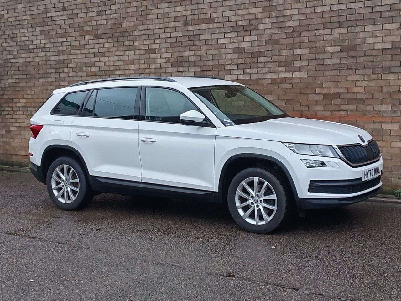 A 2020 SKODA KODIAQ 1.5 TSI ACT SE SUV 5dr Petrol Manual Euro 6 (s/s) (5 Seat) (150 ps) A 2020 SKODA KODIAQ 1.5 TSI ACT SE SUV 5dr Petrol Manual Euro 6 (s/s) (5 Seat) (150 ps)