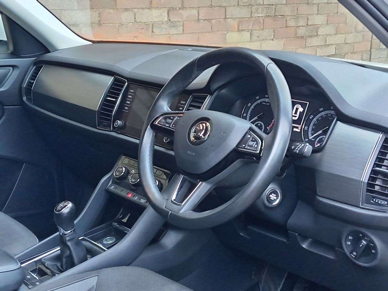 A 2020 SKODA KODIAQ 1.5 TSI ACT SE SUV 5dr Petrol Manual Euro 6 (s/s) (5 Seat) (150 ps) A 2020 SKODA KODIAQ 1.5 TSI ACT SE SUV 5dr Petrol Manual Euro 6 (s/s) (5 Seat) (150 ps)