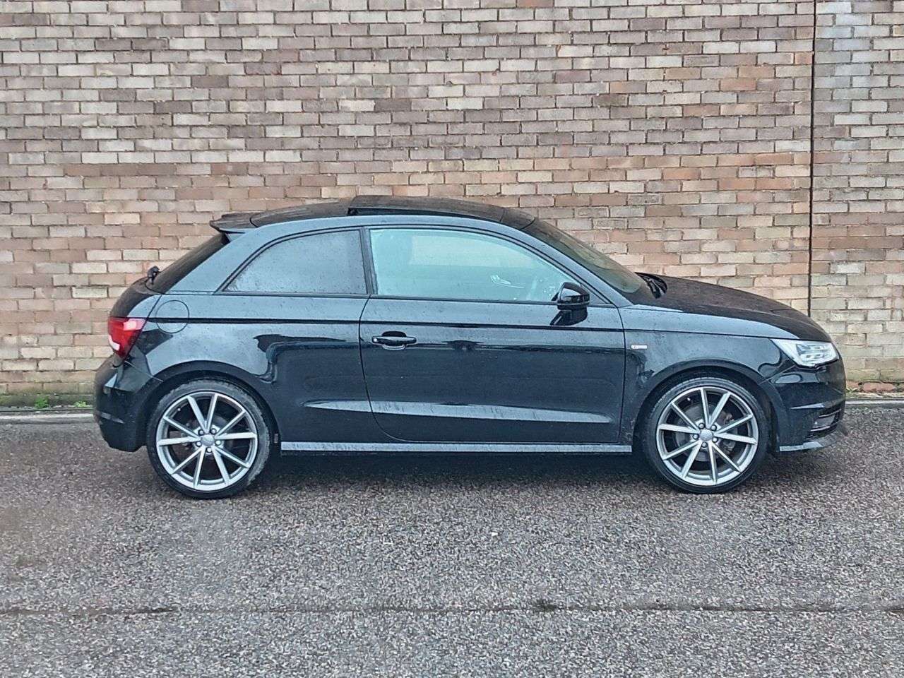 A 2018 AUDI A1 1.4 TFSI Black Edition Hatchback 3dr Petrol Manual Euro 6 (s/s) (Nav) (125 A 2018 AUDI A1 1.4 TFSI Black Edition Hatchback 3dr Petrol Manual Euro 6 (s/s) (Nav) (125