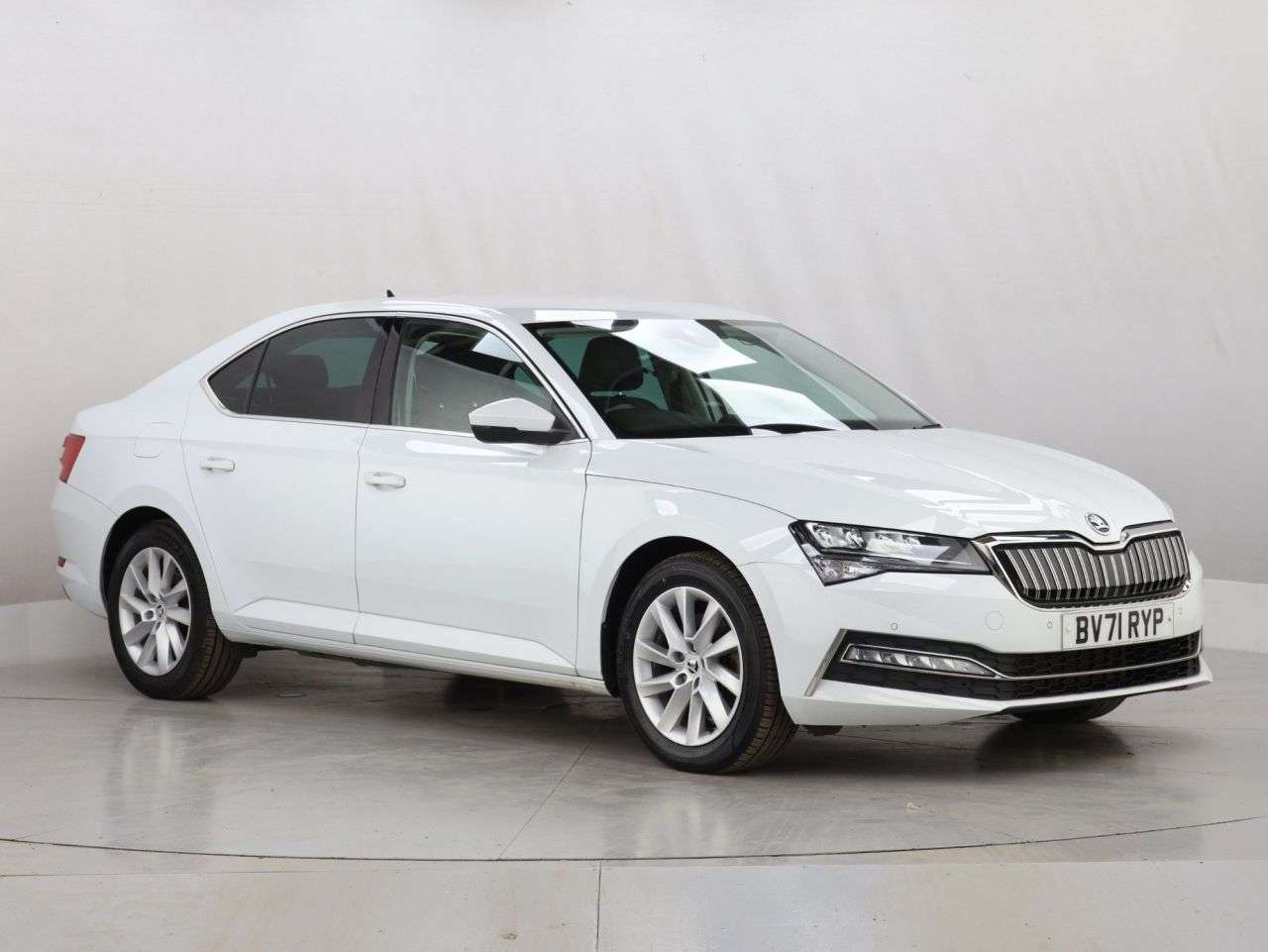 A 2021 SKODA SUPERB 1.4 TSI iV 13kWh SE Technology Hatchback 5dr Petrol Plug-in Hybrid DSG Euro A 2021 SKODA SUPERB 1.4 TSI iV 13kWh SE Technology Hatchback 5dr Petrol Plug-in Hybrid DSG Euro