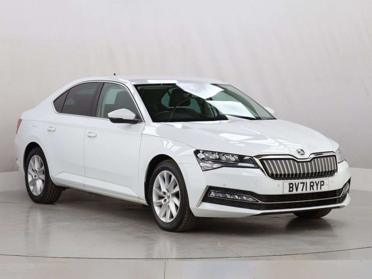 A 2021 SKODA SUPERB 1.4 TSI iV 13kWh SE Technology Hatchback 5dr Petrol Plug-in Hybrid DSG Euro A 2021 SKODA SUPERB 1.4 TSI iV 13kWh SE Technology Hatchback 5dr Petrol Plug-in Hybrid DSG Euro