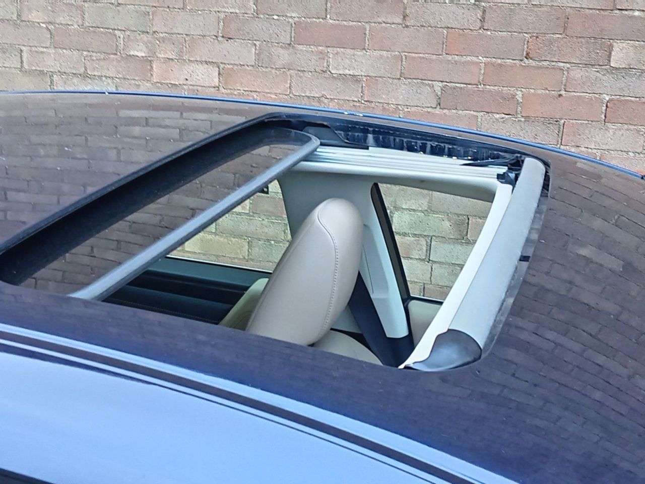 A 2020 LEXUS ES 2.5 300h Saloon 4dr Petrol Hybrid E-CVT Euro 6 (s/s) (218 ps) A 2020 LEXUS ES 2.5 300h Saloon 4dr Petrol Hybrid E-CVT Euro 6 (s/s) (218 ps)