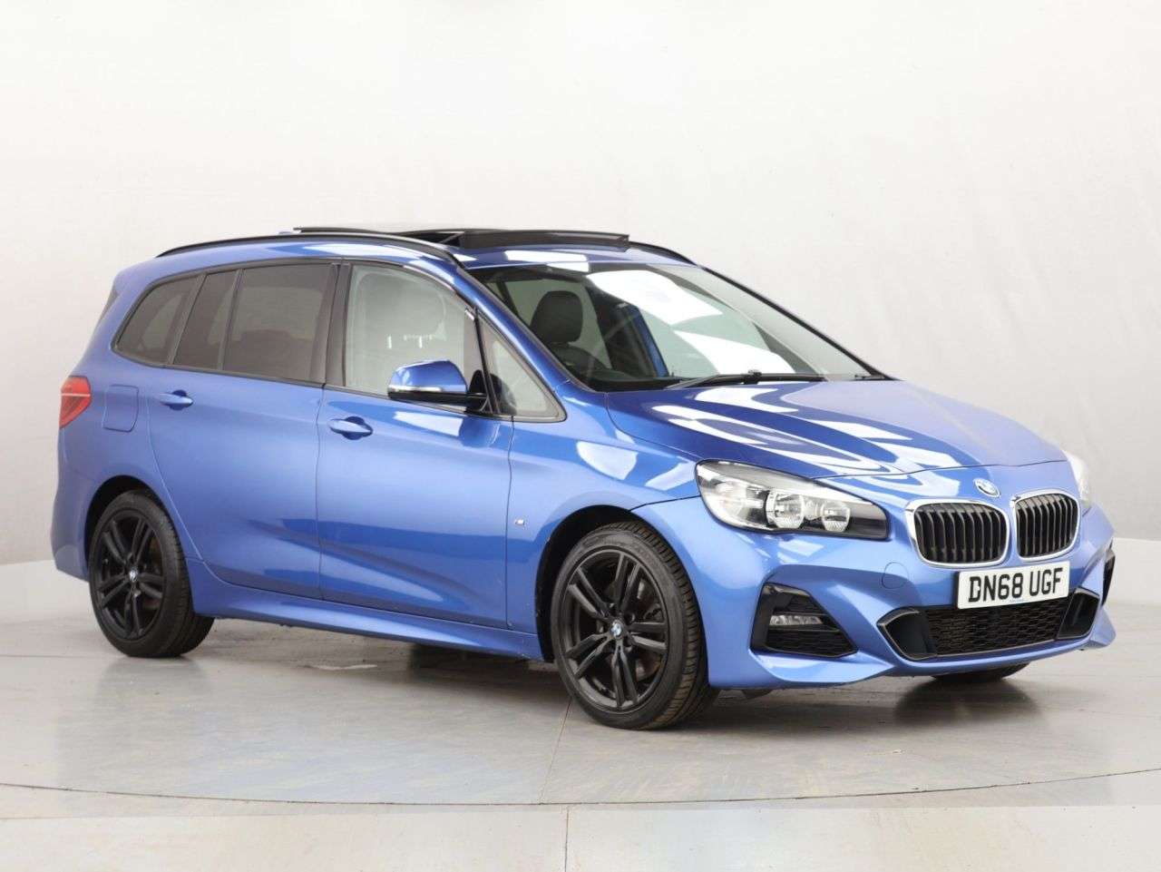 A 2018 BMW 2 SERIES GRAN TOURER 2.0 220i GPF M Sport MPV 5dr Petrol DCT Euro 6 (s/s) (192 ps) A 2018 BMW 2 SERIES GRAN TOURER 2.0 220i GPF M Sport MPV 5dr Petrol DCT Euro 6 (s/s) (192 ps)