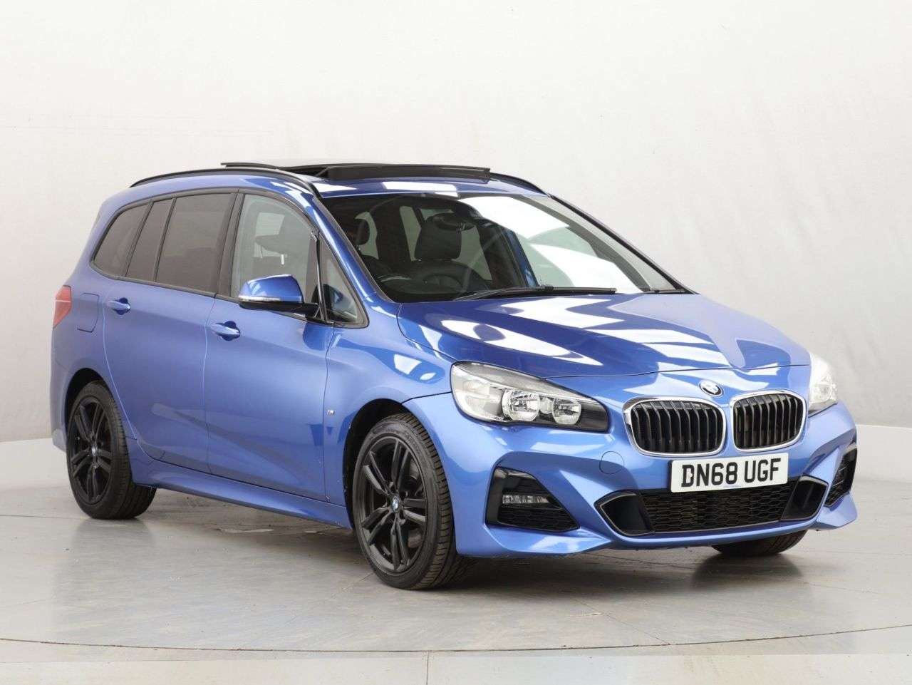 A 2018 BMW 2 SERIES GRAN TOURER 2.0 220i GPF M Sport MPV 5dr Petrol DCT Euro 6 (s/s) (192 ps) A 2018 BMW 2 SERIES GRAN TOURER 2.0 220i GPF M Sport MPV 5dr Petrol DCT Euro 6 (s/s) (192 ps)