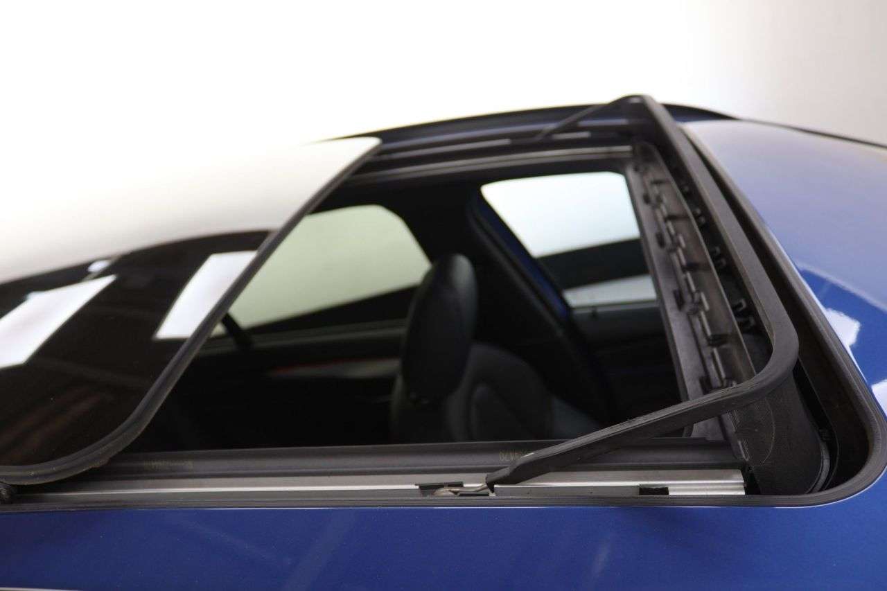 A 2018 BMW 2 SERIES GRAN TOURER 2.0 220i GPF M Sport MPV 5dr Petrol DCT Euro 6 (s/s) (192 ps) A 2018 BMW 2 SERIES GRAN TOURER 2.0 220i GPF M Sport MPV 5dr Petrol DCT Euro 6 (s/s) (192 ps)