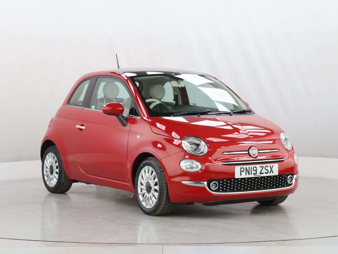 A 2019 FIAT 500 1.2 Lounge Hatchback 3dr Petrol Manual Euro 6 (s/s) (69 bhp) A 2019 FIAT 500 1.2 Lounge Hatchback 3dr Petrol Manual Euro 6 (s/s) (69 bhp)
