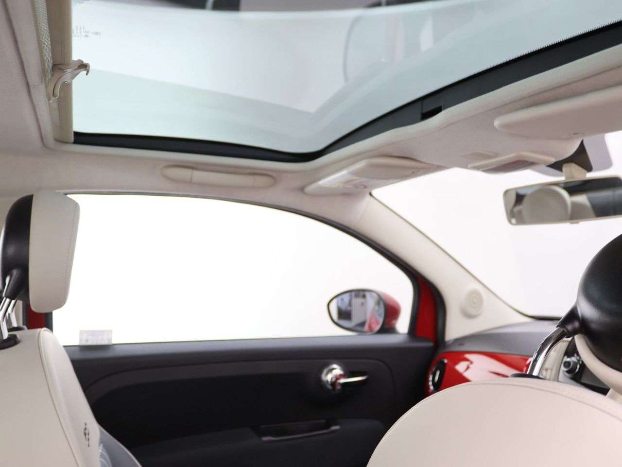 A 2019 FIAT 500 1.2 Lounge Hatchback 3dr Petrol Manual Euro 6 (s/s) (69 bhp) A 2019 FIAT 500 1.2 Lounge Hatchback 3dr Petrol Manual Euro 6 (s/s) (69 bhp)