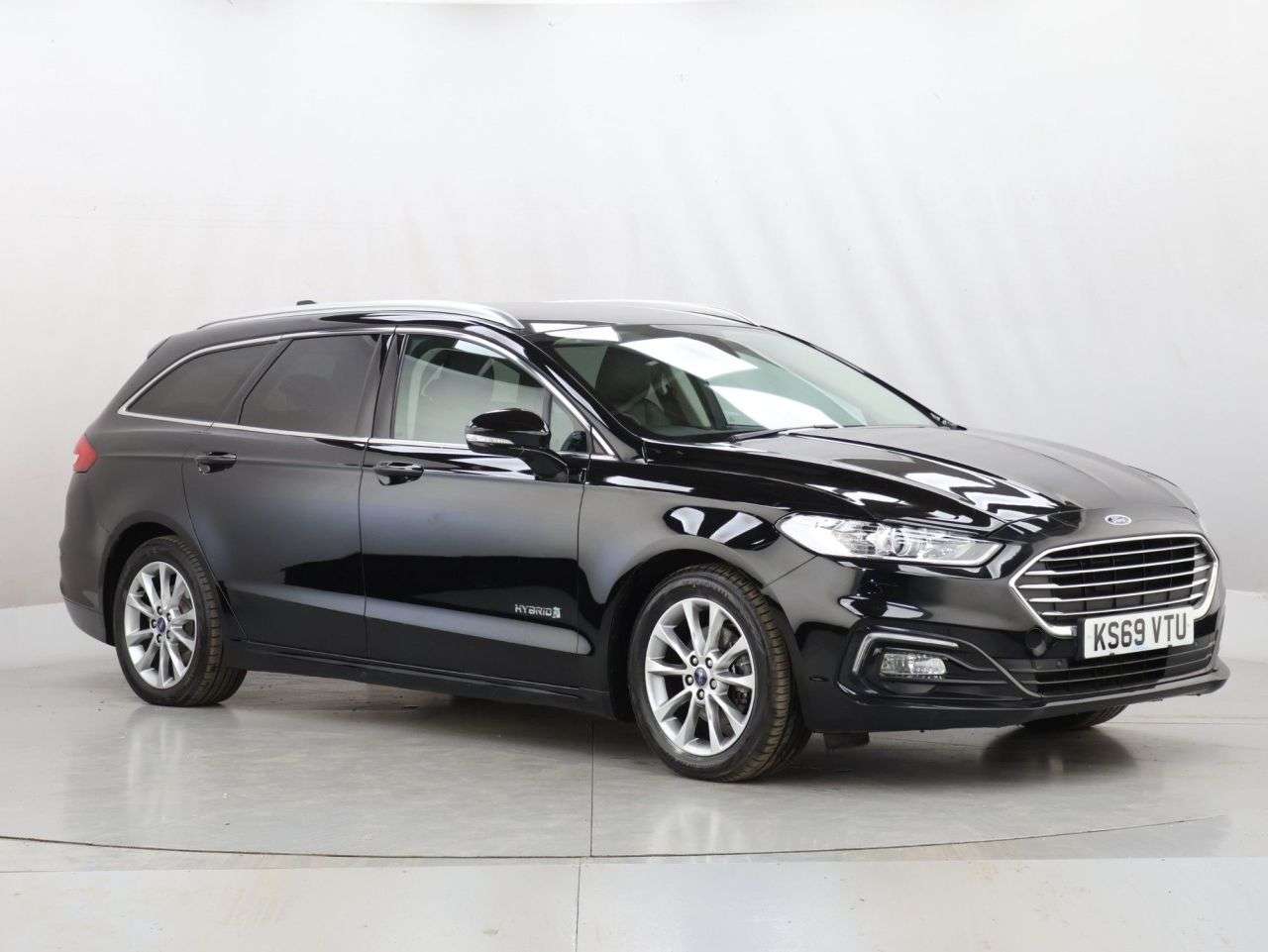 A 2019 FORD MONDEO 2.0 TiVCT Titanium Edition Estate 5dr Petrol Hybrid CVT Euro 6 (s/s) (17 in A 2019 FORD MONDEO 2.0 TiVCT Titanium Edition Estate 5dr Petrol Hybrid CVT Euro 6 (s/s) (17 in