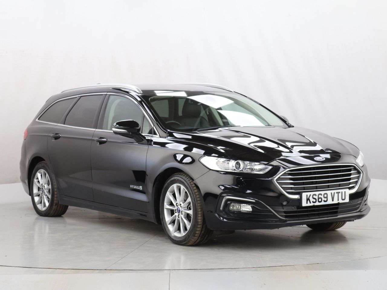 A 2019 FORD MONDEO 2.0 TiVCT Titanium Edition Estate 5dr Petrol Hybrid CVT Euro 6 (s/s) (17 in A 2019 FORD MONDEO 2.0 TiVCT Titanium Edition Estate 5dr Petrol Hybrid CVT Euro 6 (s/s) (17 in