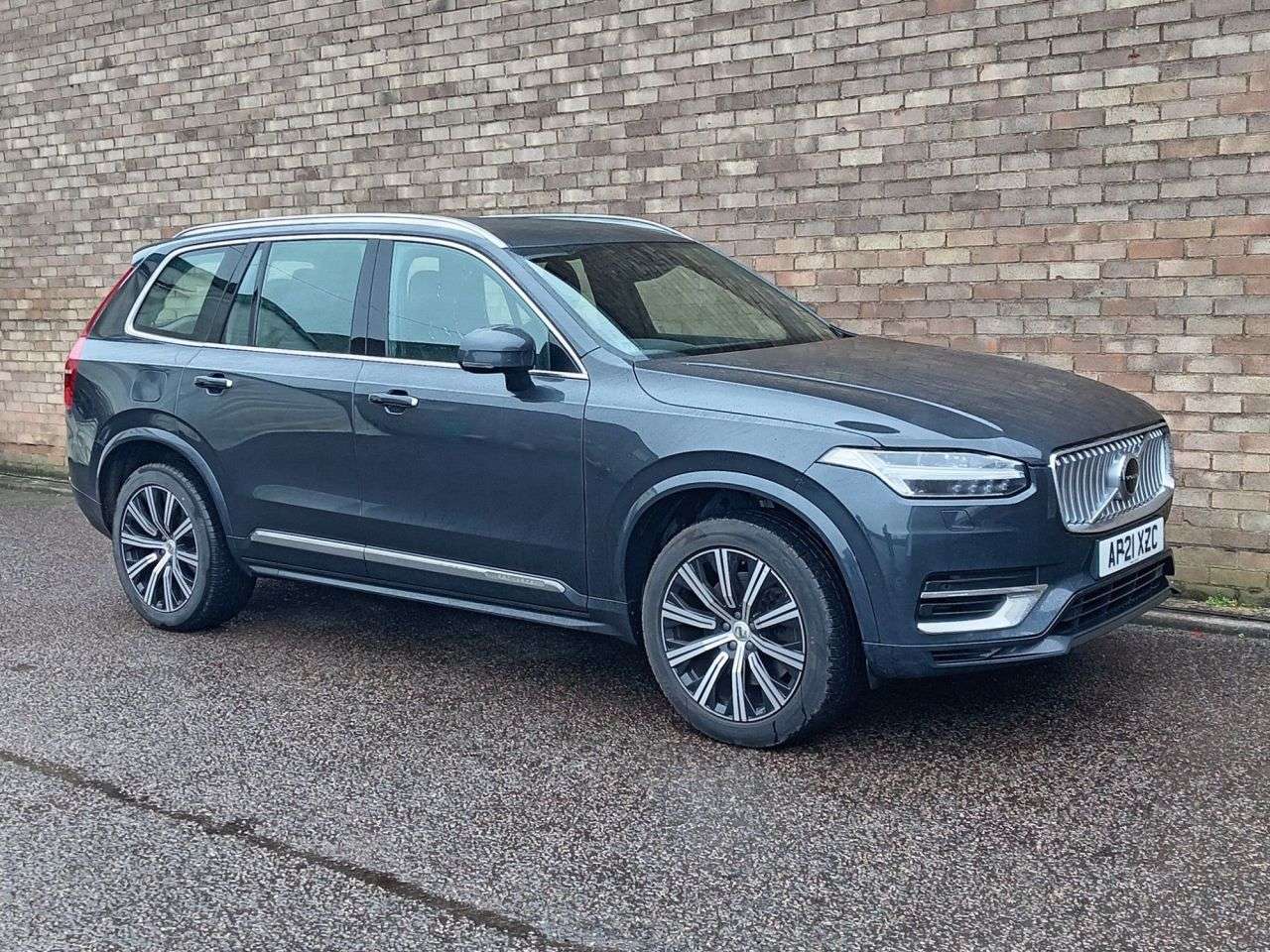 A 2021 VOLVO XC90 2.0h T8 Twin Engine Recharge 11.6kWh Inscription SUV 5dr Petrol Plug-in Hyb A 2021 VOLVO XC90 2.0h T8 Twin Engine Recharge 11.6kWh Inscription SUV 5dr Petrol Plug-in Hyb