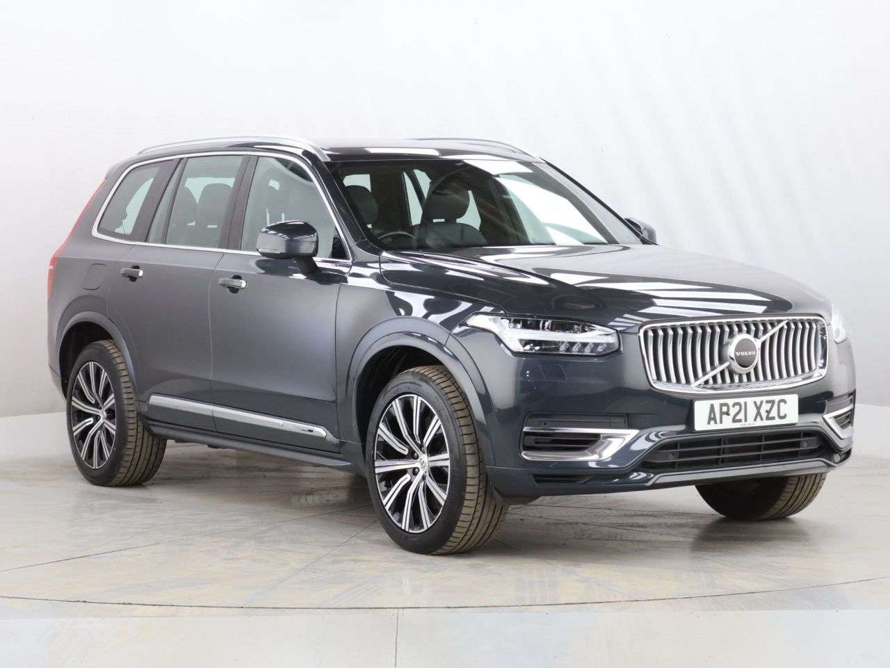 A 2021 VOLVO XC90 2.0h T8 Twin Engine Recharge 11.6kWh Inscription SUV 5dr Petrol Plug-in Hyb A 2021 VOLVO XC90 2.0h T8 Twin Engine Recharge 11.6kWh Inscription SUV 5dr Petrol Plug-in Hyb