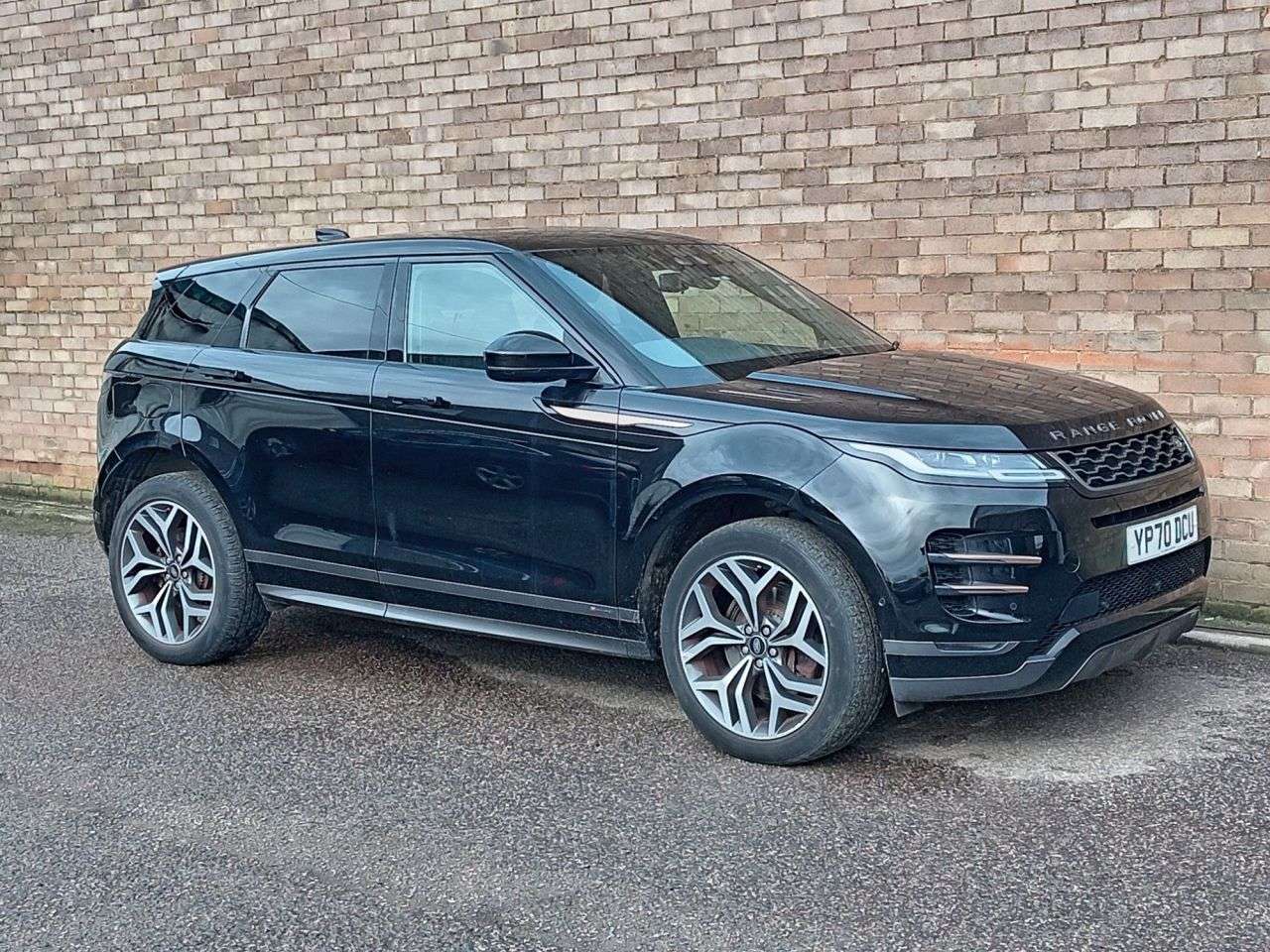 A 2020 LAND ROVER RANGE ROVER EVOQUE 1.5 P300e 12.2kWh R-Dynamic HSE SUV 5dr Petrol Plug-in Hybrid Auto 4WD Euro A 2020 LAND ROVER RANGE ROVER EVOQUE 1.5 P300e 12.2kWh R-Dynamic HSE SUV 5dr Petrol Plug-in Hybrid Auto 4WD Euro