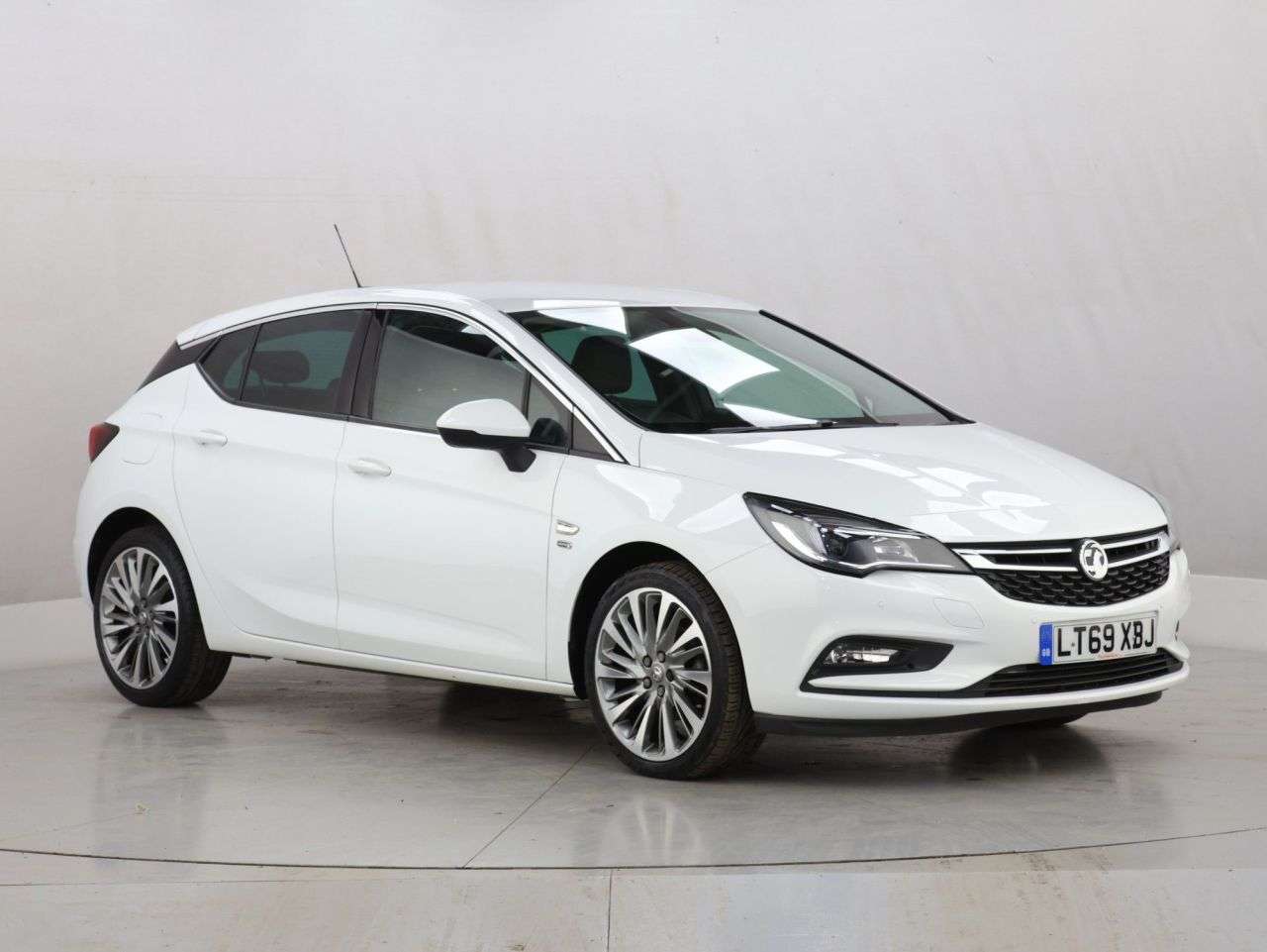 A 2019 VAUXHALL ASTRA 1.4i Turbo Griffin Hatchback 5dr Petrol Manual Euro 6 (s/s) (150 ps) A 2019 VAUXHALL ASTRA 1.4i Turbo Griffin Hatchback 5dr Petrol Manual Euro 6 (s/s) (150 ps)