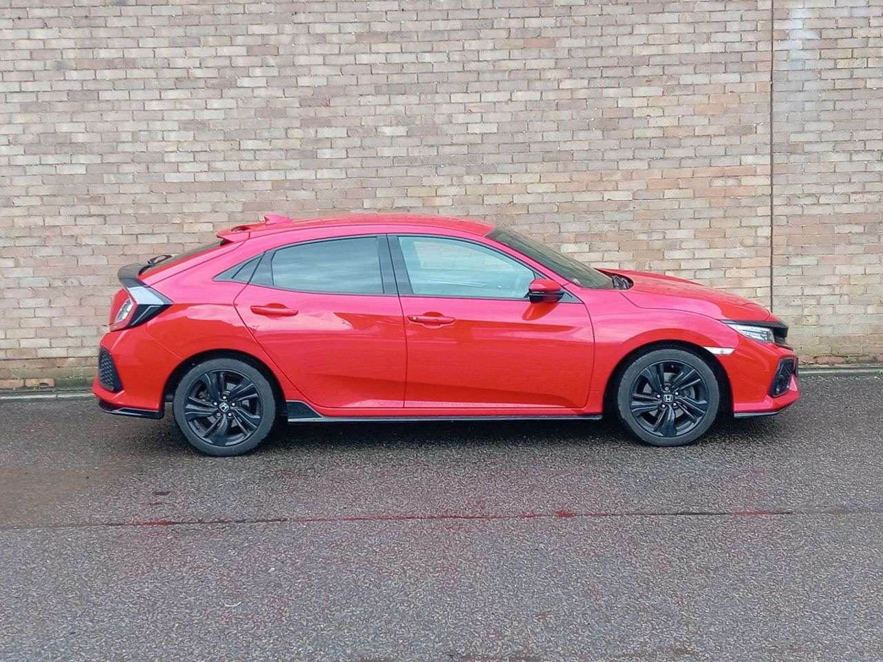 A 2019 HONDA CIVIC 1.5 VTEC Turbo Sport Hatchback 5dr Petrol CVT Euro 6 (s/s) (182 ps) A 2019 HONDA CIVIC 1.5 VTEC Turbo Sport Hatchback 5dr Petrol CVT Euro 6 (s/s) (182 ps)