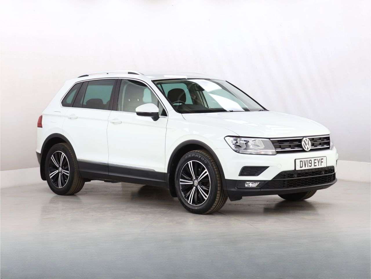 A 2019 VOLKSWAGEN TIGUAN 1.5 TSI EVO SE Navigation SUV 5dr Petrol Manual Euro 6 (s/s) (150 ps) A 2019 VOLKSWAGEN TIGUAN 1.5 TSI EVO SE Navigation SUV 5dr Petrol Manual Euro 6 (s/s) (150 ps)