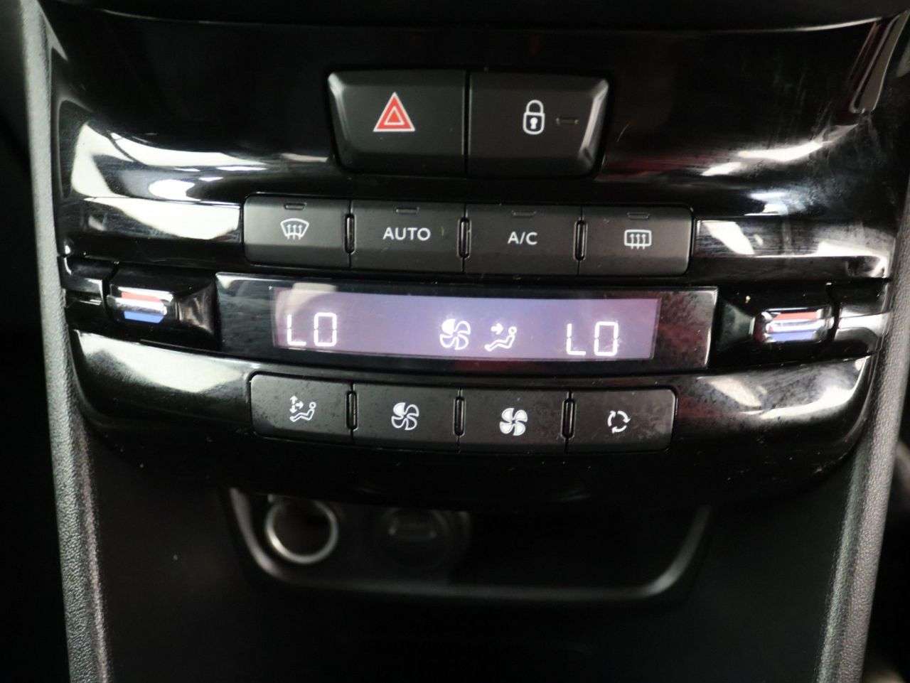 2019 PEUGEOT 2008 2019 PEUGEOT 2008