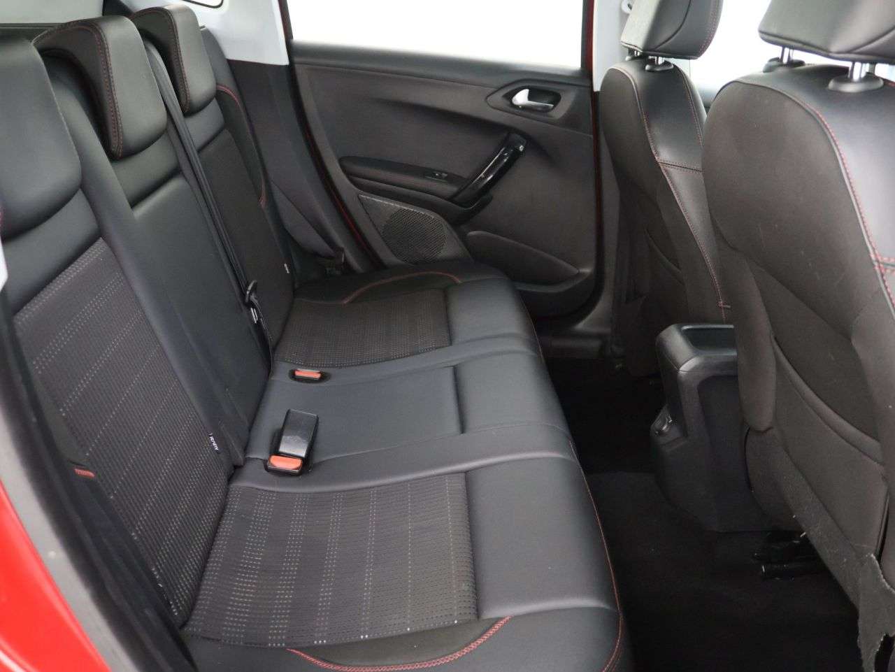 2019 PEUGEOT 2008 2019 PEUGEOT 2008