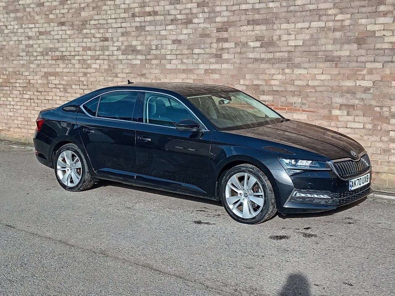 A 2020 SKODA SUPERB 1.4 TSI iV 13kWh SE L Hatchback 5dr Petrol Plug-in Hybrid DSG Euro 6 (s/s) A 2020 SKODA SUPERB 1.4 TSI iV 13kWh SE L Hatchback 5dr Petrol Plug-in Hybrid DSG Euro 6 (s/s)