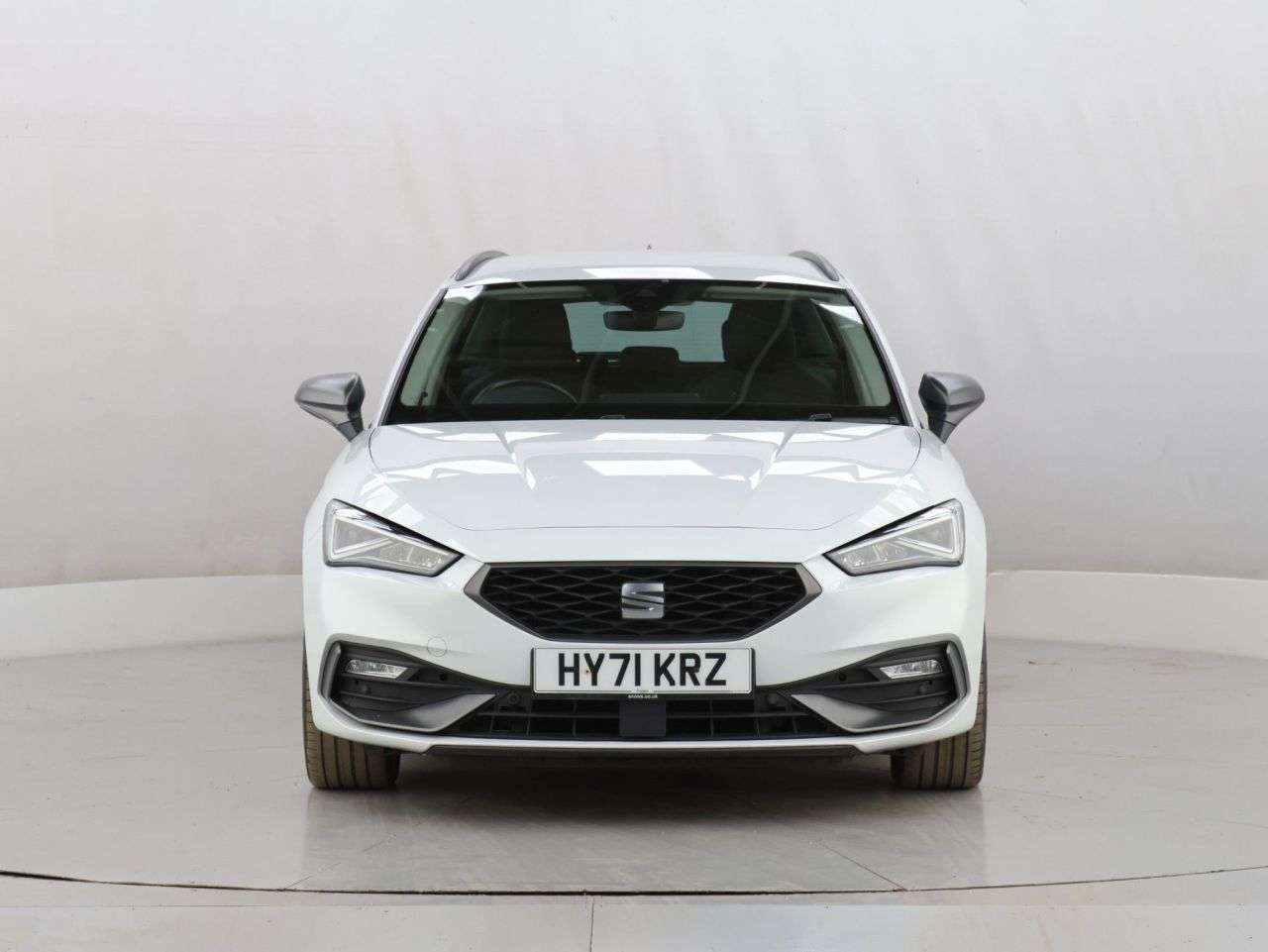 A 2021 SEAT LEON 1.4 eHybrid 12.8kWh FR Estate 5dr Petrol Plug-in Hybrid DSG Euro 6 (s/s) (2 A 2021 SEAT LEON 1.4 eHybrid 12.8kWh FR Estate 5dr Petrol Plug-in Hybrid DSG Euro 6 (s/s) (2