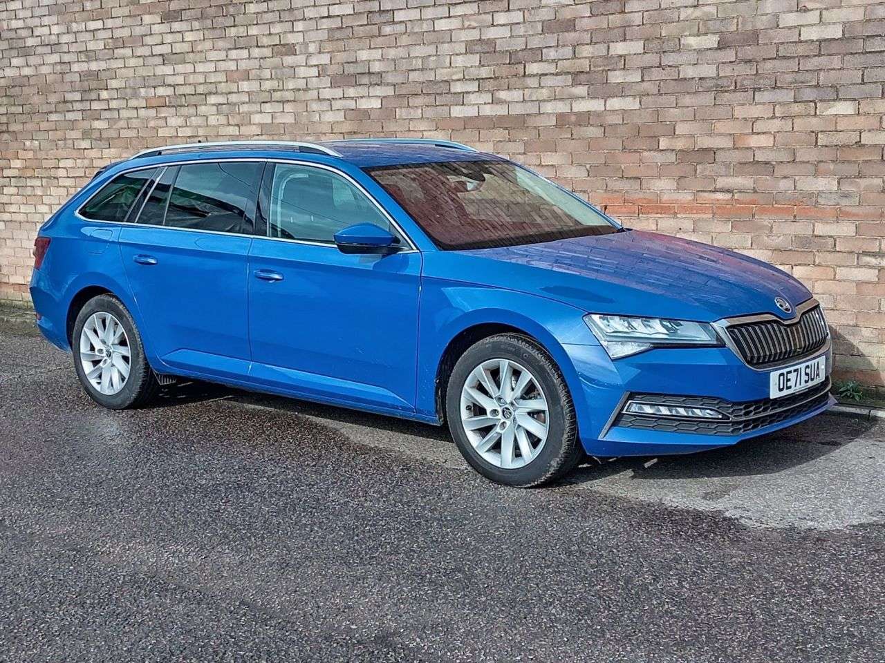 A 2022 SKODA SUPERB 1.4 TSI iV 13kWh SE Technology Estate 5dr Petrol Plug-in Hybrid DSG Euro 6 A 2022 SKODA SUPERB 1.4 TSI iV 13kWh SE Technology Estate 5dr Petrol Plug-in Hybrid DSG Euro 6