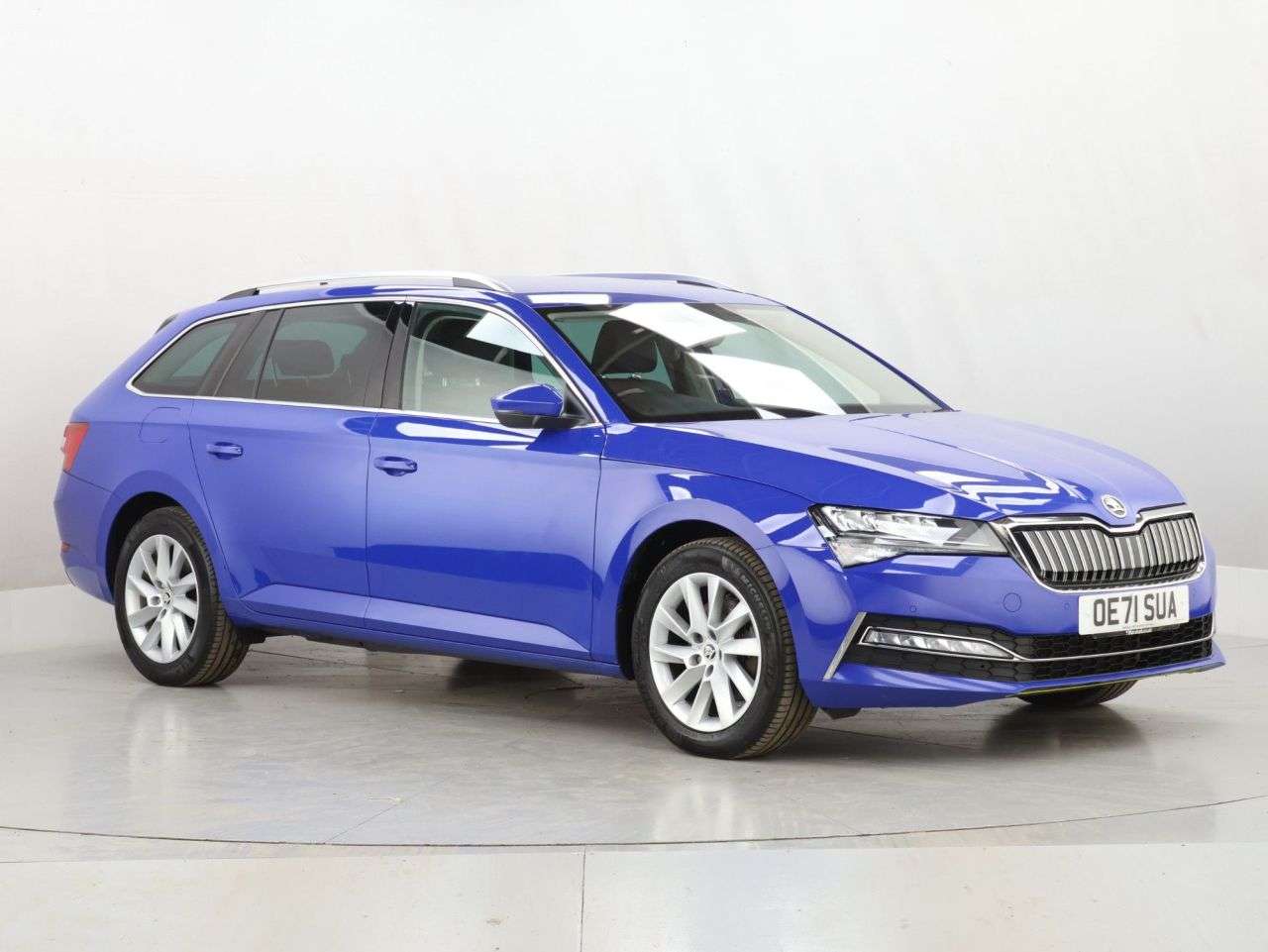 A 2022 SKODA SUPERB 1.4 TSI iV 13kWh SE Technology Estate 5dr Petrol Plug-in Hybrid DSG Euro 6 A 2022 SKODA SUPERB 1.4 TSI iV 13kWh SE Technology Estate 5dr Petrol Plug-in Hybrid DSG Euro 6