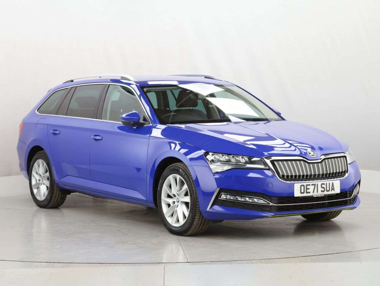 A 2022 SKODA SUPERB 1.4 TSI iV 13kWh SE Technology Estate 5dr Petrol Plug-in Hybrid DSG Euro 6 A 2022 SKODA SUPERB 1.4 TSI iV 13kWh SE Technology Estate 5dr Petrol Plug-in Hybrid DSG Euro 6