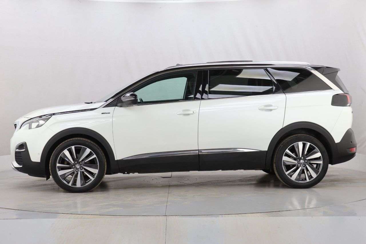 2021 PEUGEOT 5008 2021 PEUGEOT 5008