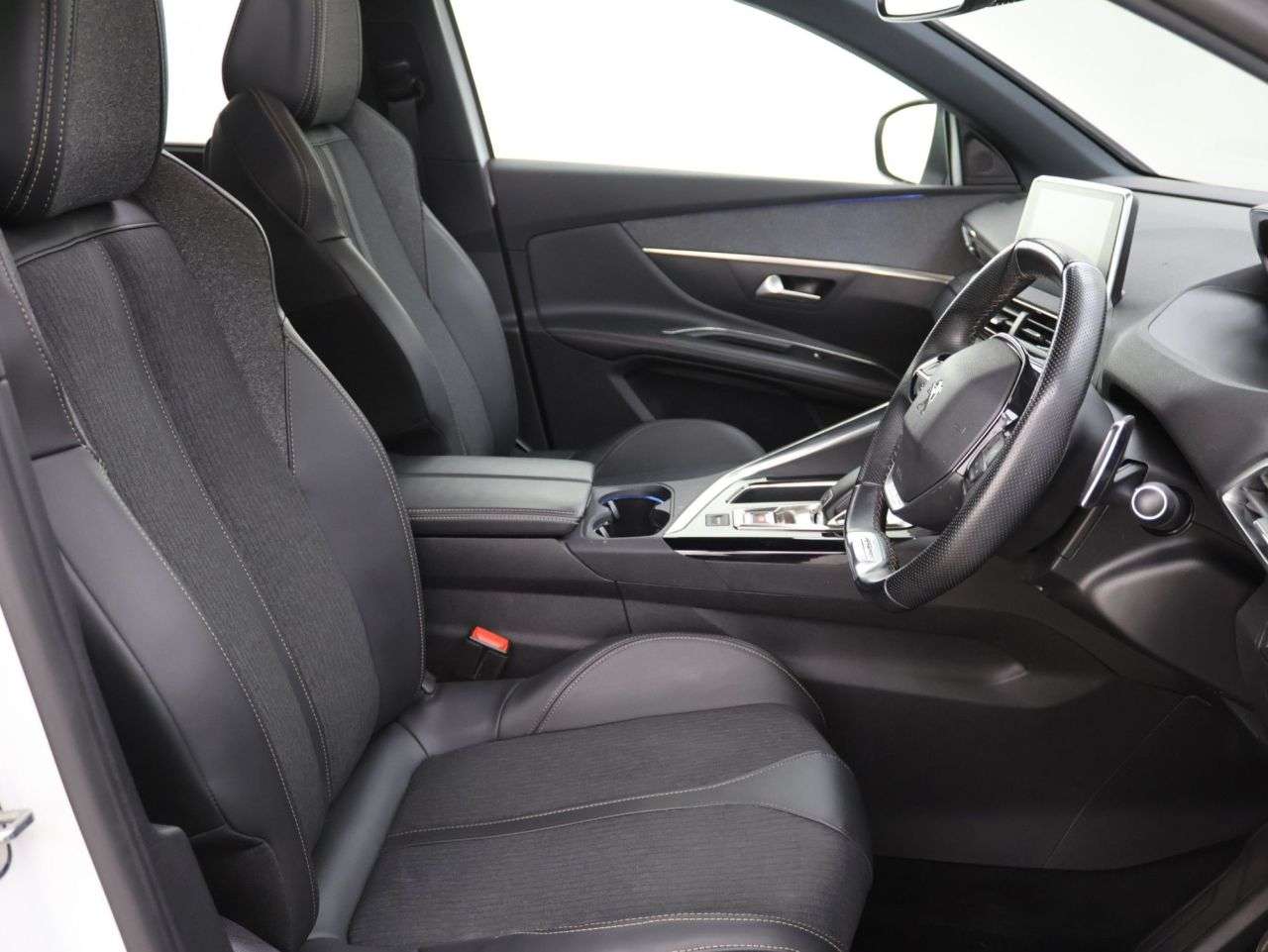 2021 PEUGEOT 5008 2021 PEUGEOT 5008