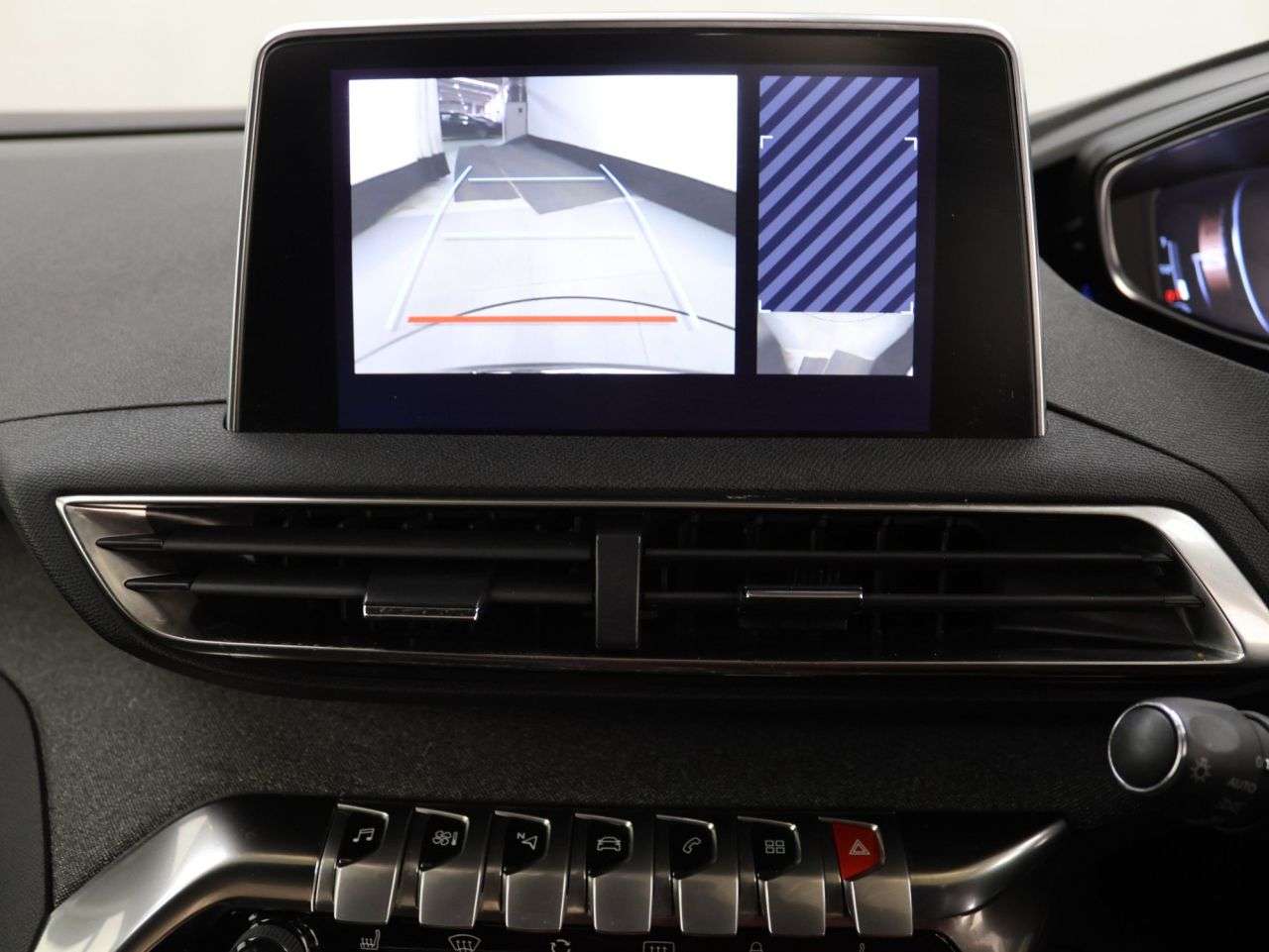 2021 PEUGEOT 5008 2021 PEUGEOT 5008