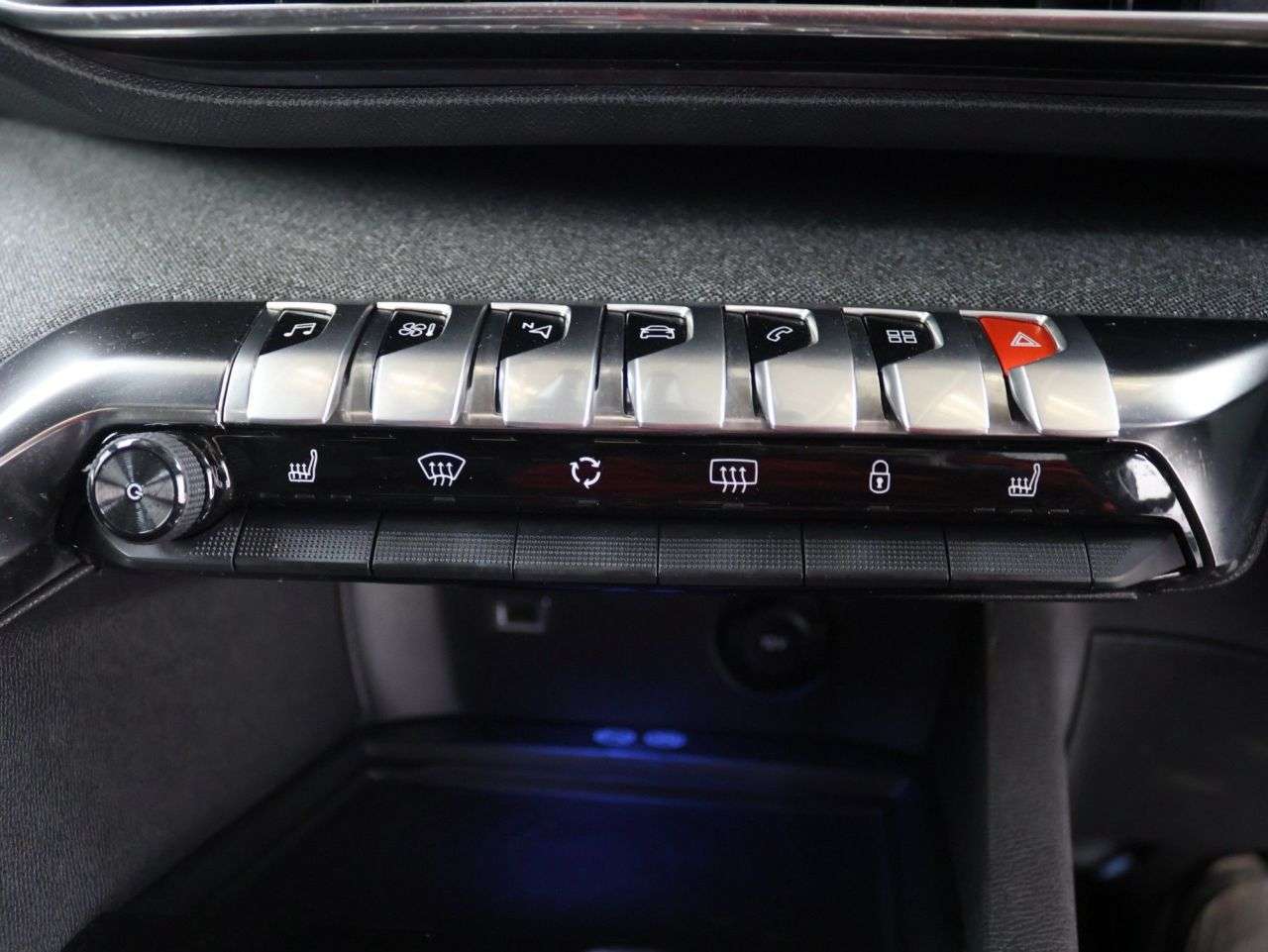 2021 PEUGEOT 5008 2021 PEUGEOT 5008