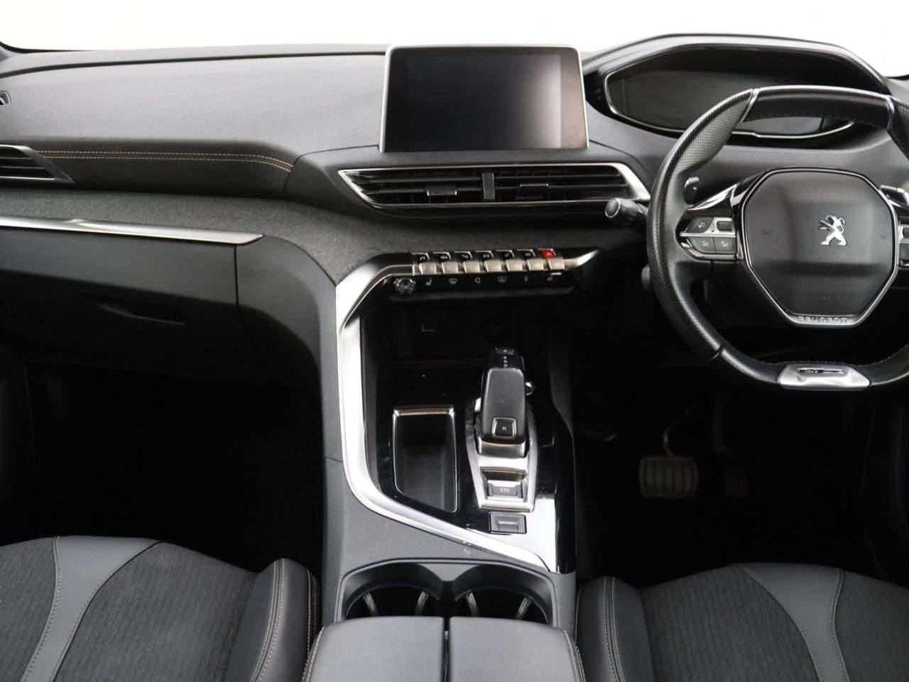 2021 PEUGEOT 5008 2021 PEUGEOT 5008