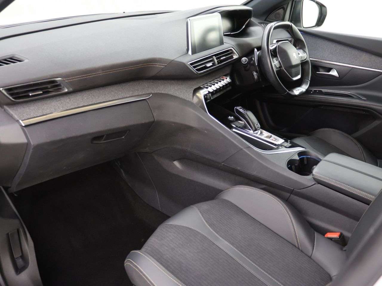 2021 PEUGEOT 5008 2021 PEUGEOT 5008