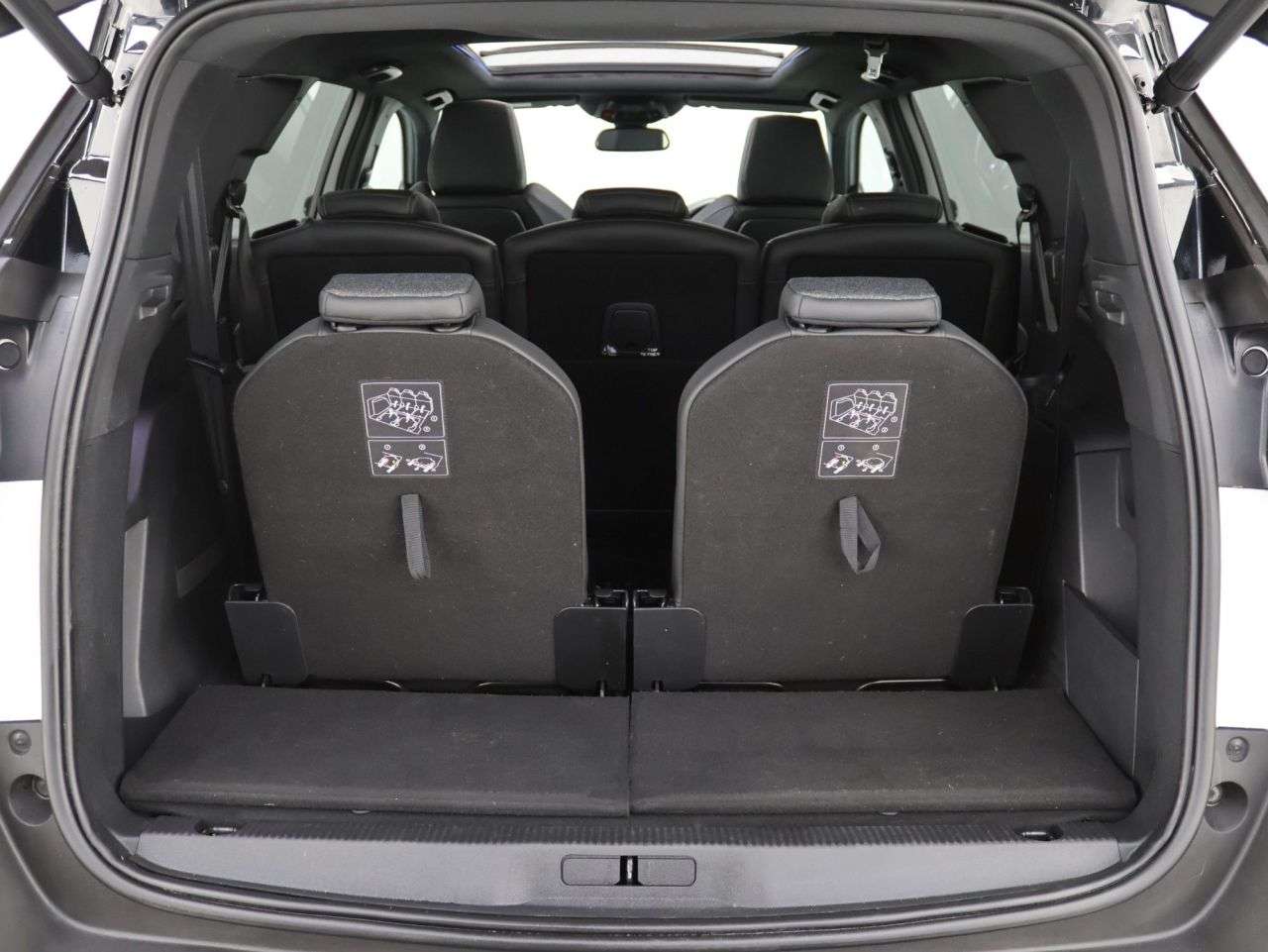 2021 PEUGEOT 5008 2021 PEUGEOT 5008