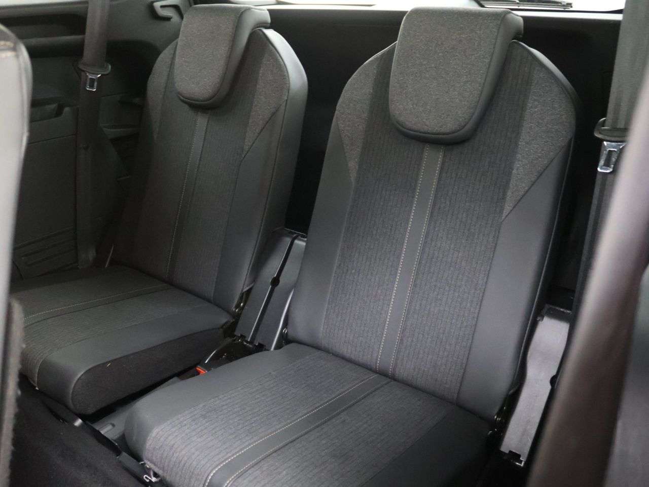 2021 PEUGEOT 5008 2021 PEUGEOT 5008