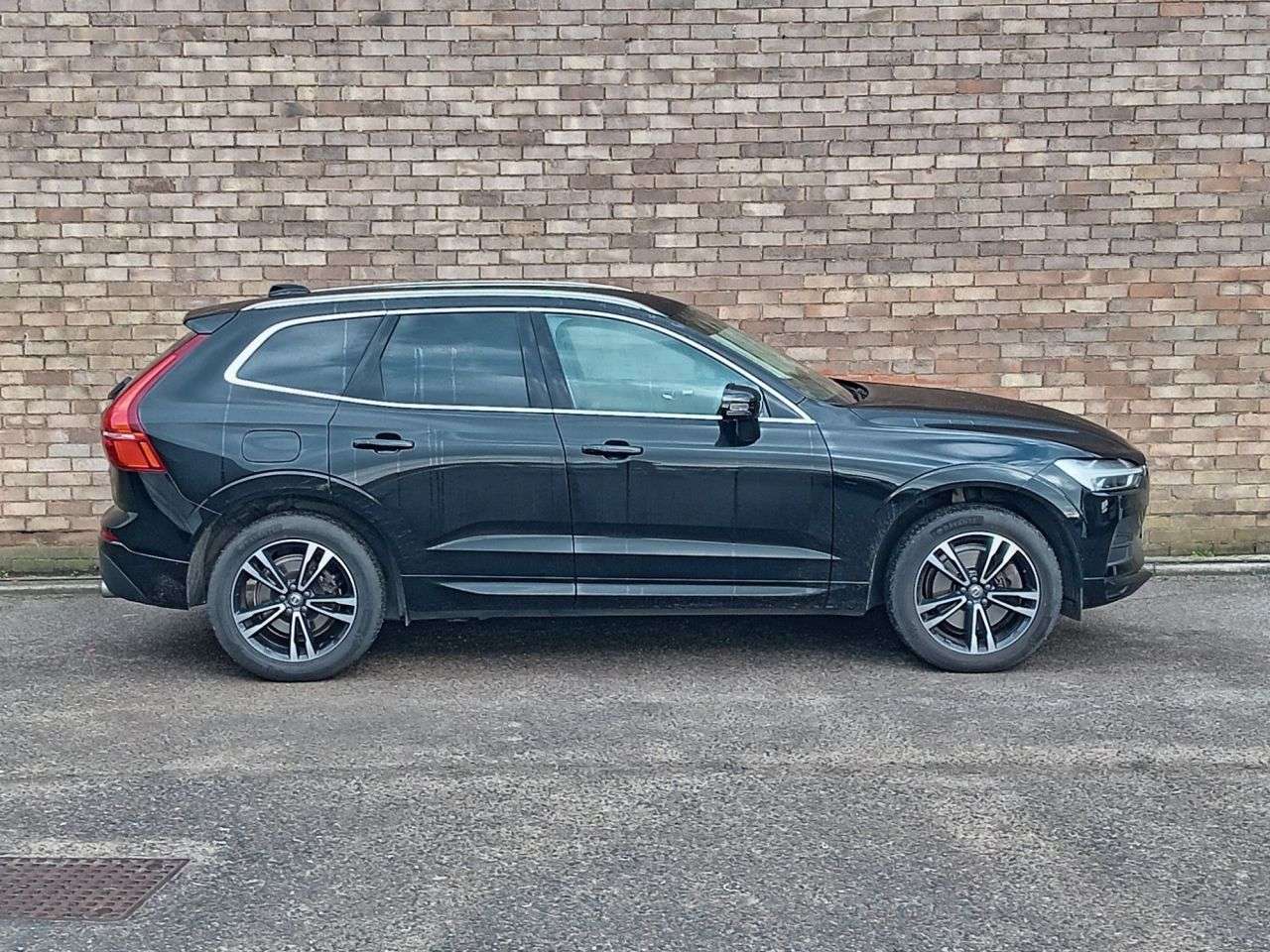 A 2019 VOLVO XC60 2.0 T4 Edition SUV 5dr Petrol Auto Euro 6 (s/s) (190 ps) A 2019 VOLVO XC60 2.0 T4 Edition SUV 5dr Petrol Auto Euro 6 (s/s) (190 ps)