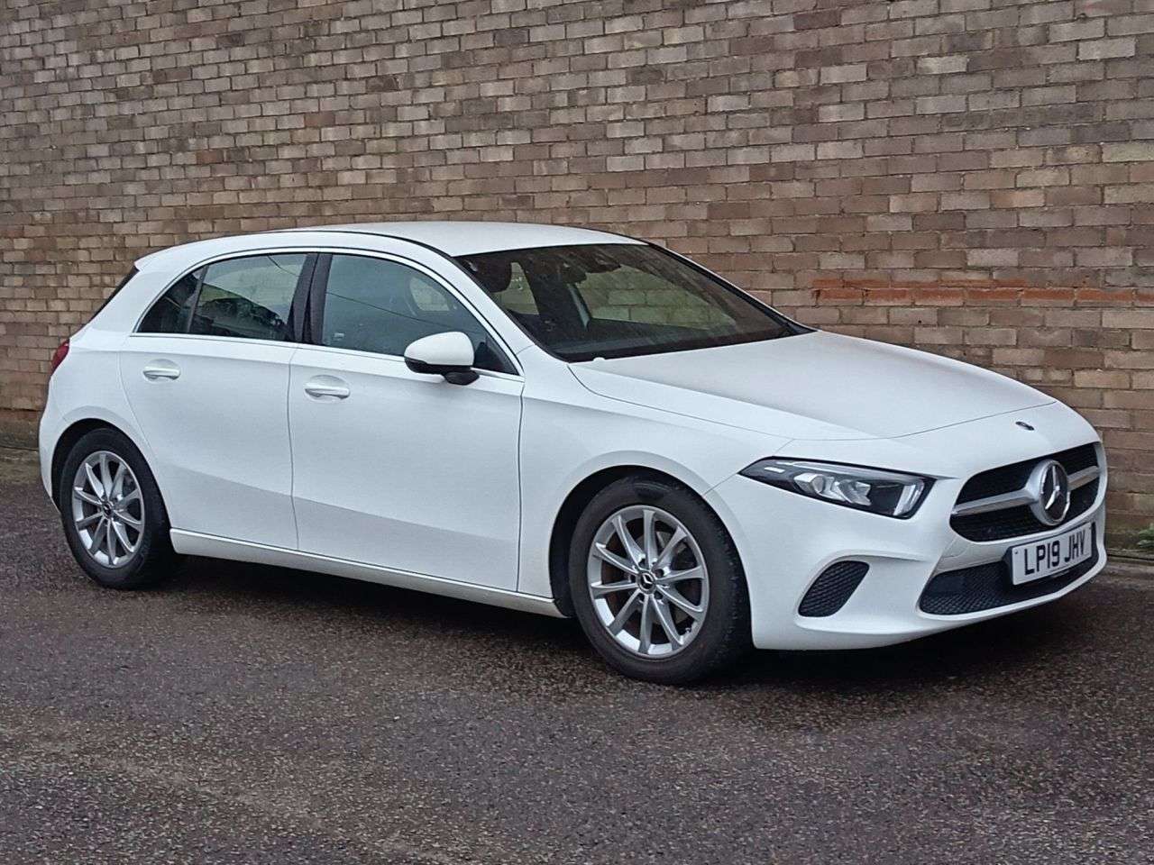 A 2019 MERCEDES-BENZ A CLASS 1.5 A180d Sport Hatchback 5dr Diesel 7G-DCT Euro 6 (s/s) (116 ps) A 2019 MERCEDES-BENZ A CLASS 1.5 A180d Sport Hatchback 5dr Diesel 7G-DCT Euro 6 (s/s) (116 ps)