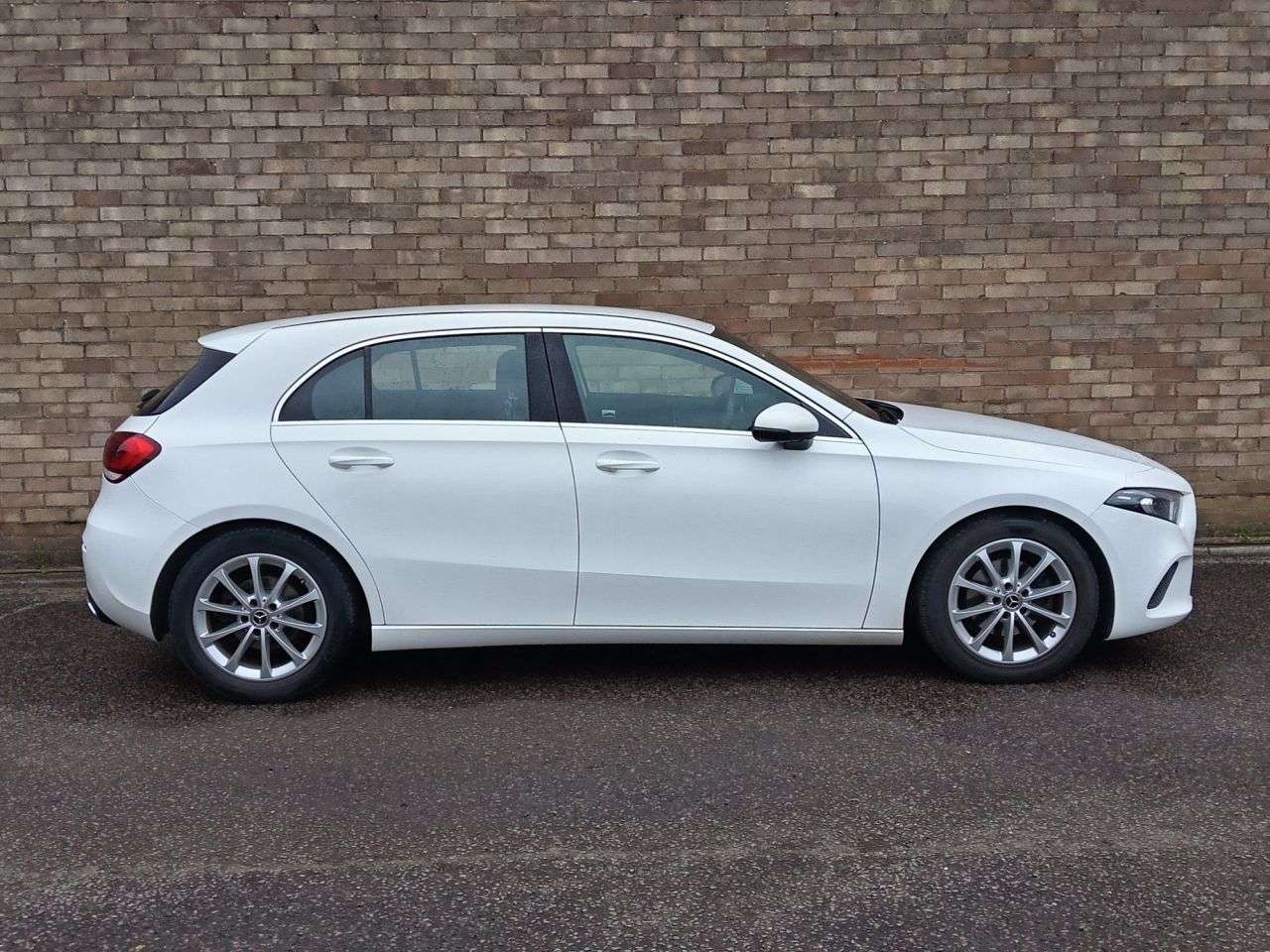 A 2019 MERCEDES-BENZ A CLASS 1.5 A180d Sport Hatchback 5dr Diesel 7G-DCT Euro 6 (s/s) (116 ps) A 2019 MERCEDES-BENZ A CLASS 1.5 A180d Sport Hatchback 5dr Diesel 7G-DCT Euro 6 (s/s) (116 ps)